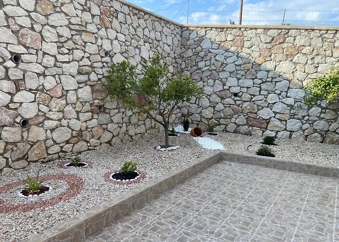 Vila Aspri Petra Rhodes Psinthos