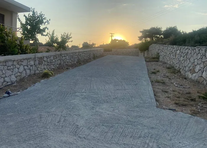 Aspri Petra Rhodes فيلة Psinthos